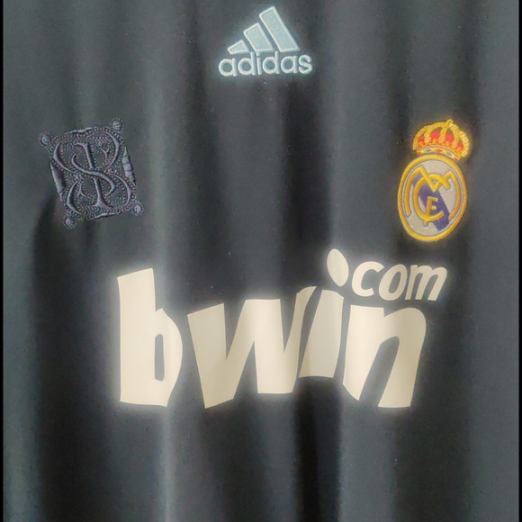 Real Madrid Blue Jersey XL - Picture 5 of 12
